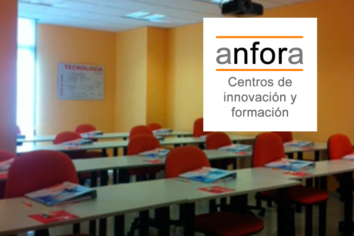 Nacho Luque Japón, formador en diseño web, experiencia como diseñador web en Sevilla. Certificado de Profesionalidad Confección y publicación de páginas web