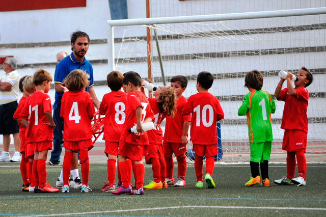 coach in soccer schools, trainer soccer schools, coach level 2 in soccer, expert in sports education in soccer, coach in viso del alcor