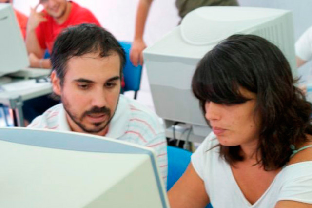 coach in soccer schools, trainer soccer schools, coach level 2 in soccer, expert in sports education in soccer, coach in viso del alcor