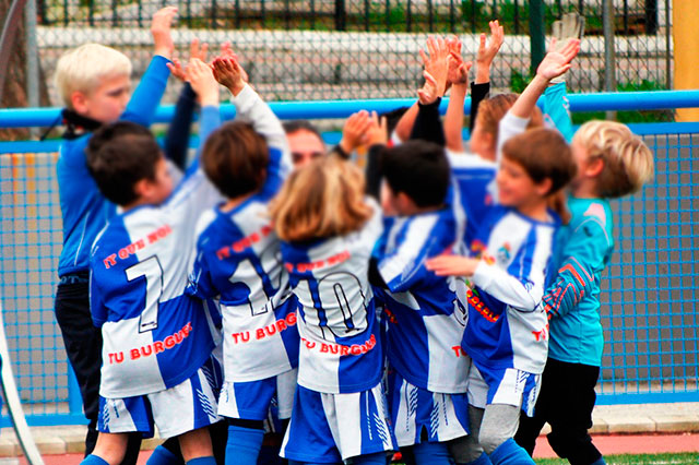 Entrenador en escuelas de futbol, fomador escuelas de futbol, entrenador nivel 2 en futbol, tecnico en enseñanzas deportivas en futbol, entrenador en el viso del alcor
