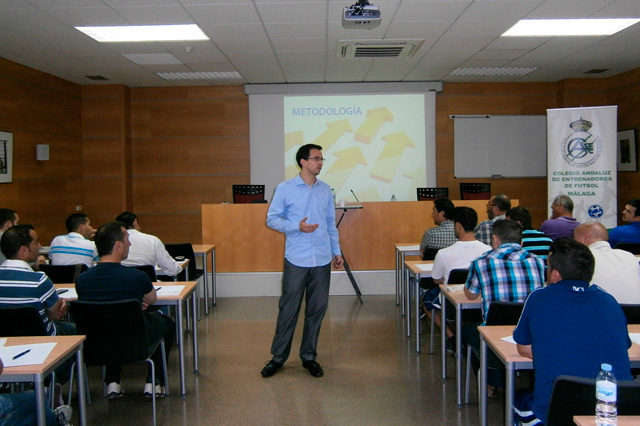 Entrenador en escuelas de futbol, fomador escuelas de futbol, entrenador nivel 2 en futbol, tecnico en enseñanzas deportivas en futbol, entrenador en el viso del alcor