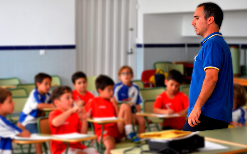 Entrenador en escuelas de futbol, fomador escuelas de futbol, entrenador nivel 2 en futbol, tecnico en enseñanzas deportivas en futbol, entrenador en el viso del alcor